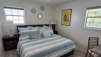 Signature House, 3 Bedrooms, Patio, Bay View | Individually decorated, individually furnished, iron/ironing board