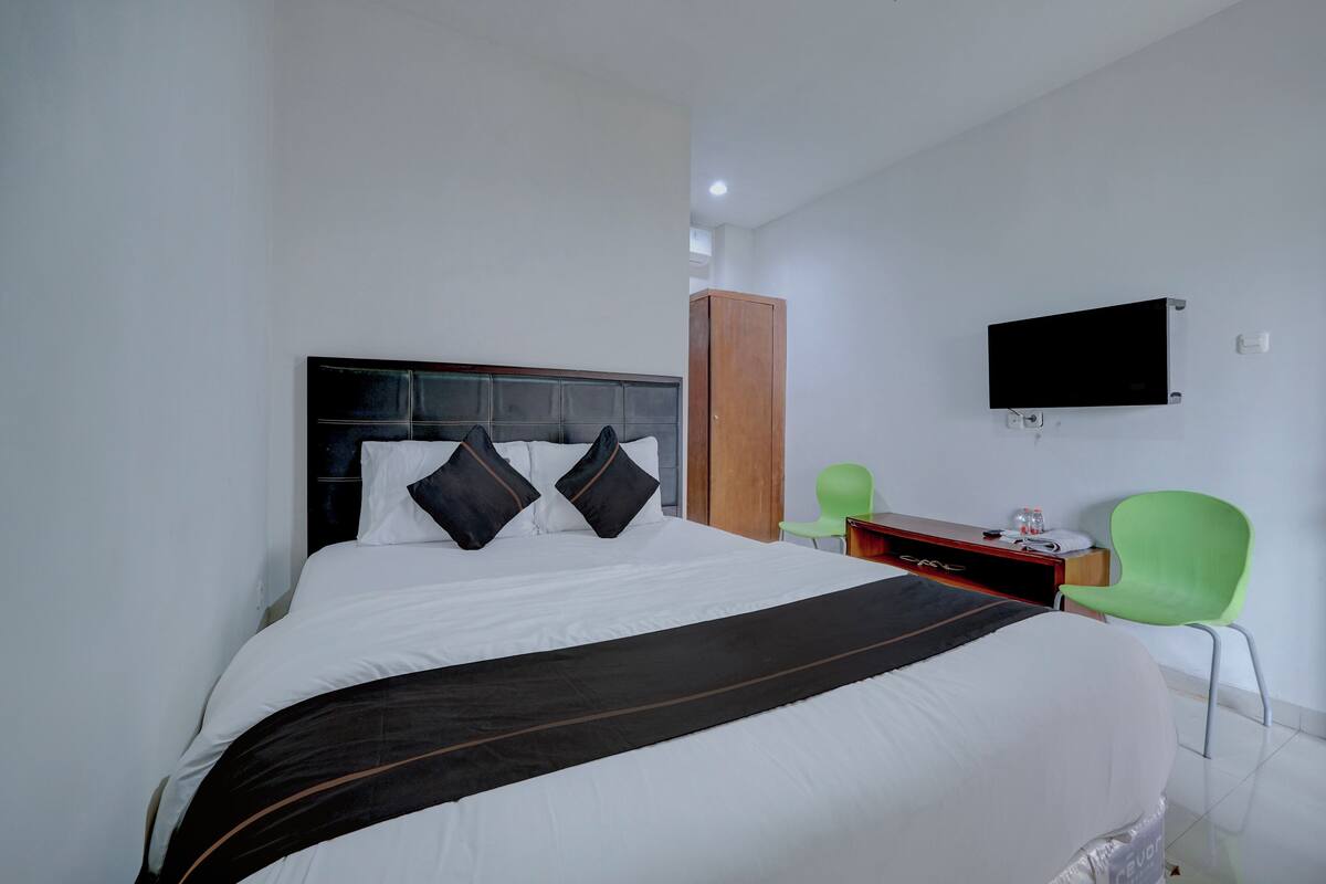 Standard Double Room | Free WiFi, bed sheets