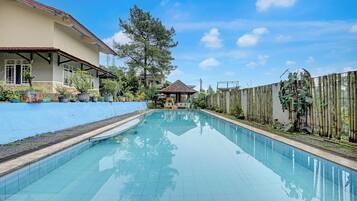 Una piscina cubierta