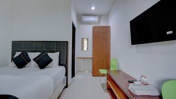 Standard Double Room | Free WiFi, bed sheets