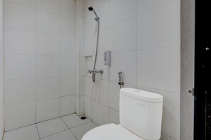 Standard-Doppelzimmer | Badezimmer