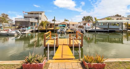 Lovely 3-bedroom cottage with AC in peaceful Hudson