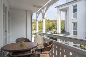 Classic Apartment, 2 Bedrooms | Balcony - Ferienwohnungen im Seepark Sellin (Sellin)