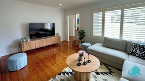 Living area - Casa Calvi - pool and close to beaches (Belmont North)