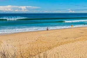 Beach - Casa Calvi - pool and close to beaches (Belmont North)