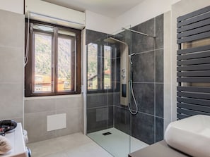 Towels - Como Lake Blu & Green by Interhome (Dervio)