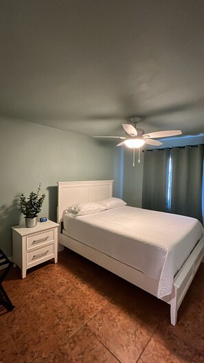 4 slaapkamers, een strijkplank/strijkijzer, gratis wifi, beddengoed
