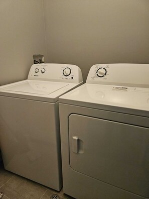 Interior - Apartment Near Regina Airport (Regina)