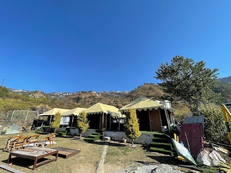 Outdoor dining. Yao Adventure Base Camp Bhatta Falls