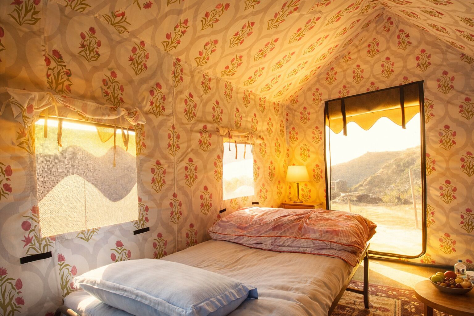 舒适双人房, 阳台, 山景 | 办公桌、免费 WiFi