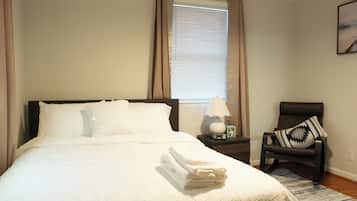 Schreibtisch, Bügeleisen/Bügelbrett, kostenloses WLAN, Bettwäsche