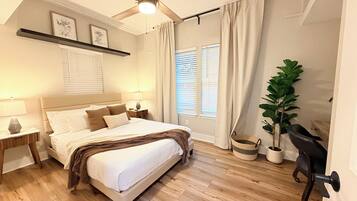 4 bedrooms, iron/ironing board, free WiFi, bed sheets