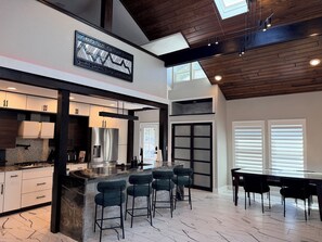 Mikrowelle, Ofen, Herdplatte, Geschirrspüler