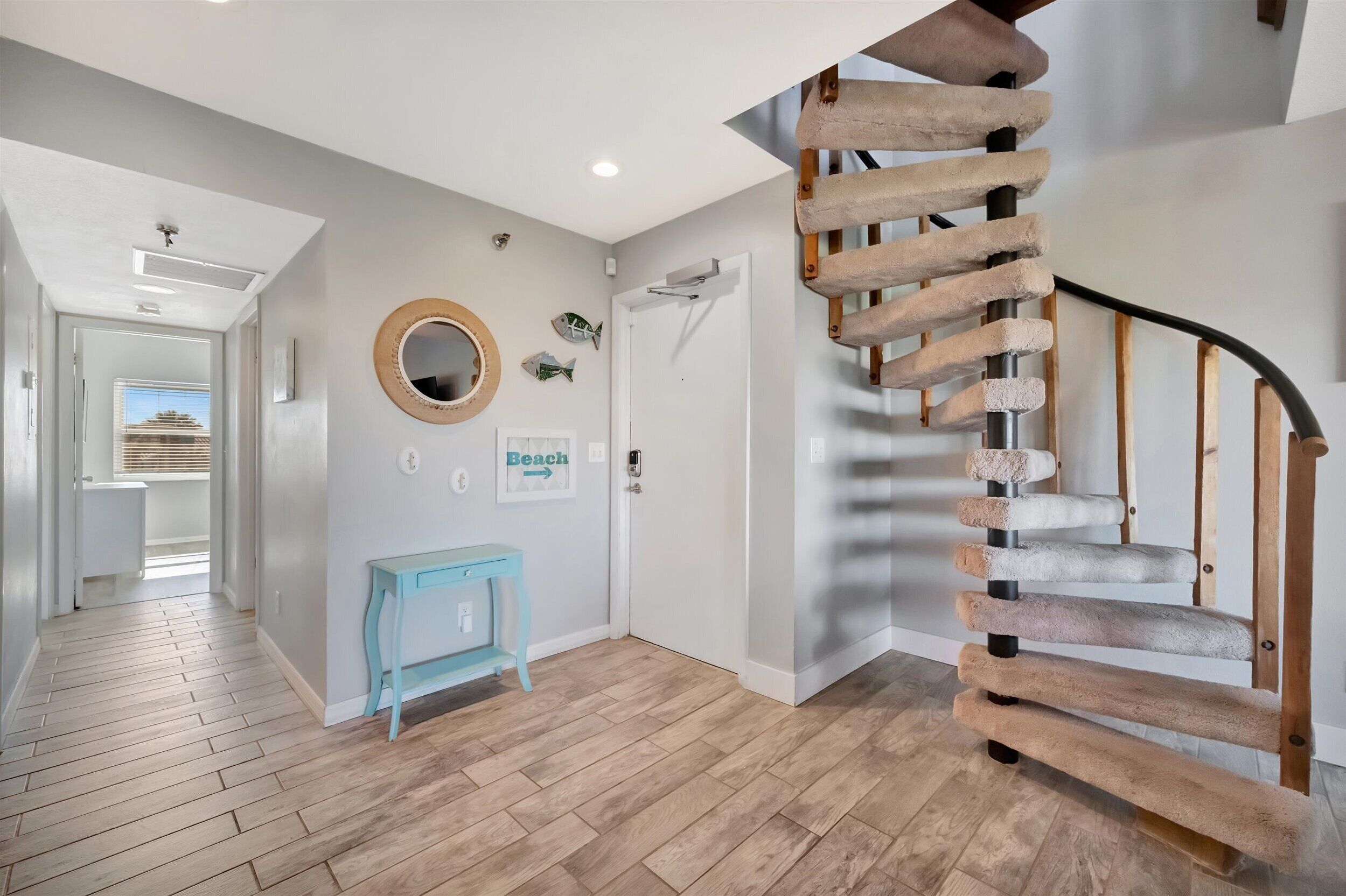 Deluxe Condo, 2 Bedrooms, Beachside | Interior