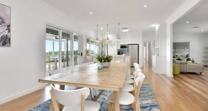 Palmers Lane Vineyard Homestead and Cottage