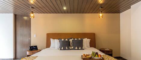 In-room safe, iron/ironing board, free WiFi