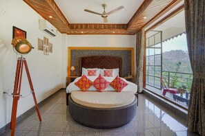Deluxe Villa, Hill View | Iron/ironing board, free WiFi - ELIVAAS Dilli House Villa with Pvt pool (Kasauli)