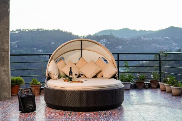 Deluxe Villa, Hill View | Property grounds - ELIVAAS Dilli House Villa with Pvt pool (Kasauli)