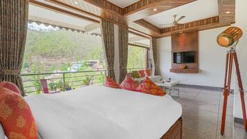 Deluxe Villa, Hill View | Iron/ironing board, free WiFi