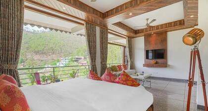 ELIVAAS Dilli House Villa with Pvt pool