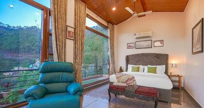 ELIVAAS Dilli House Villa with Pvt pool