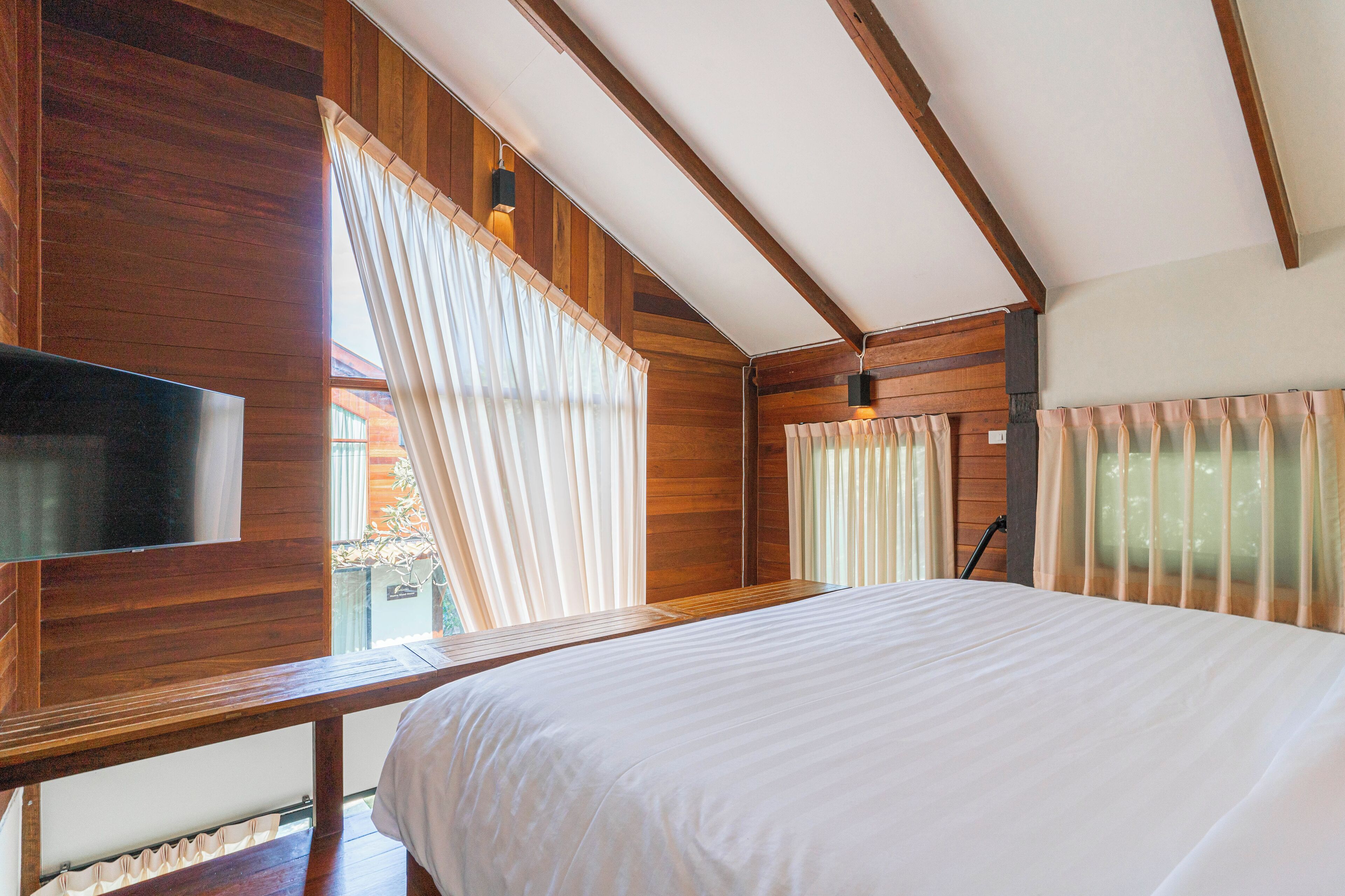 Baan Mai Deluxe | Phòng cách âm, truy cập Internet không dây miễn phí, bộ trải giường 