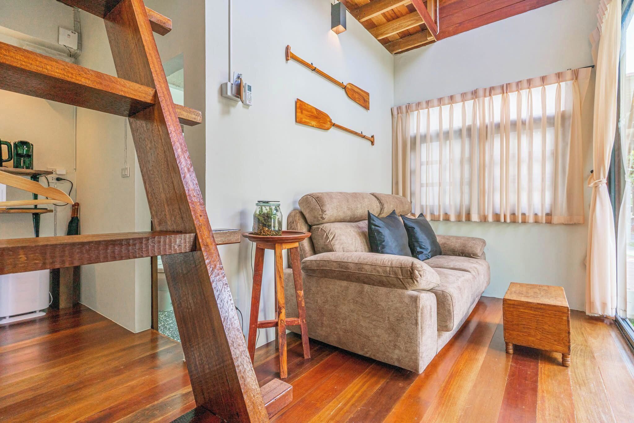 Deluxe Room | Living area