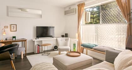 Coastal Cottesloe Apartment opposite Civic Centre