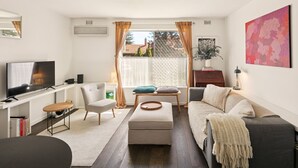 Living area - Coastal Cottesloe Apartment opposite Civic Centre (Cottesloe)