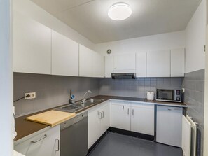 Fridge, microwave, oven, dishwasher - Pleasant apartment near the beach (Blankenberge)