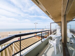 Property grounds - Modern apartment with direct sea view (Middelkerke)