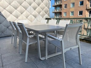Outdoor dining - Duplex apartment near the sea (Middelkerke)