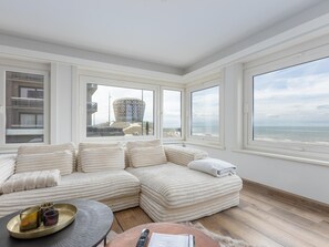 TV - Corner apartment with phenomenal sea view (Middelkerke)