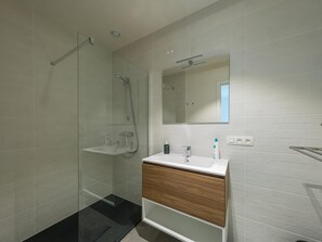 Shower - New-build apartment near the city center (Middelkerke)