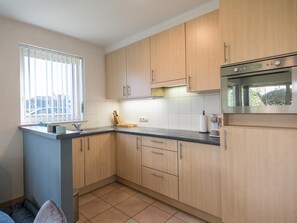 Fridge, microwave, dishwasher, coffee/tea maker
