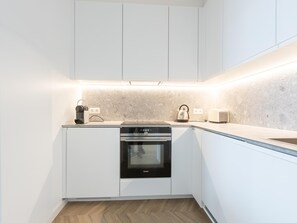 Fridge, oven, dishwasher, coffee/tea maker - Bright apartment with direct sea view (Middelkerke)