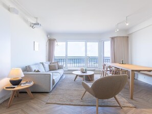 TV - Bright apartment with direct sea view (Middelkerke)