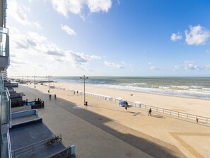 Beach nearby - Bright apartment with direct sea view (Middelkerke)