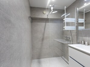Shower, hair dryer - Charming apartment near the beach (Middelkerke)