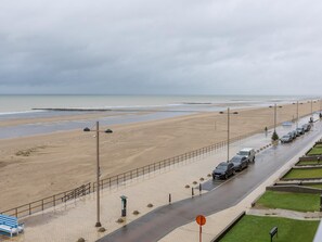 Platja a a prop 