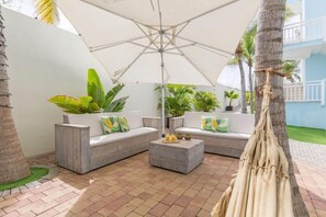 Terrace/patio - Dolphin Suites (Willemstad)