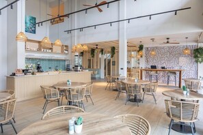 Dining - Dolphin Suites (Willemstad)