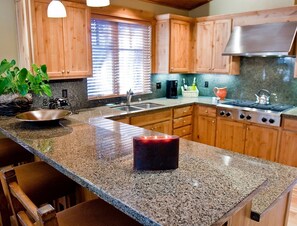 Private kitchen - Awesome 3000sf 4-bedroom cabin at Old Greenwood Truckee in Tahoe Mountain Club (Truckee)