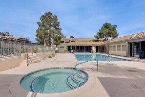 Pool - Pool, Hot Tub & Lake Access! Desert Shores Condo (Las Vegas)