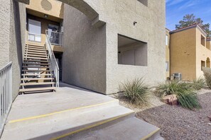 Exterior - Pool, Hot Tub & Lake Access! Desert Shores Condo (Las Vegas)