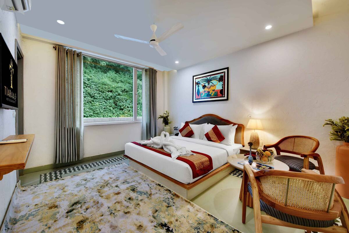 Habitación doble Club | Cortinas blackout, tabla de planchar con plancha y wifi gratis