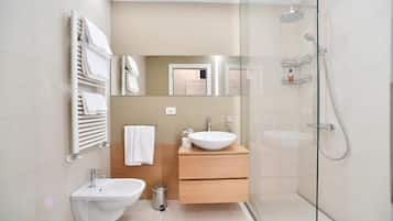 Double or Twin Room | Bathroom