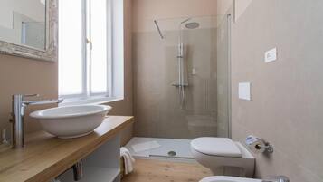 Dobbeltrom, byutsikt (private access to Sauna) | Bad