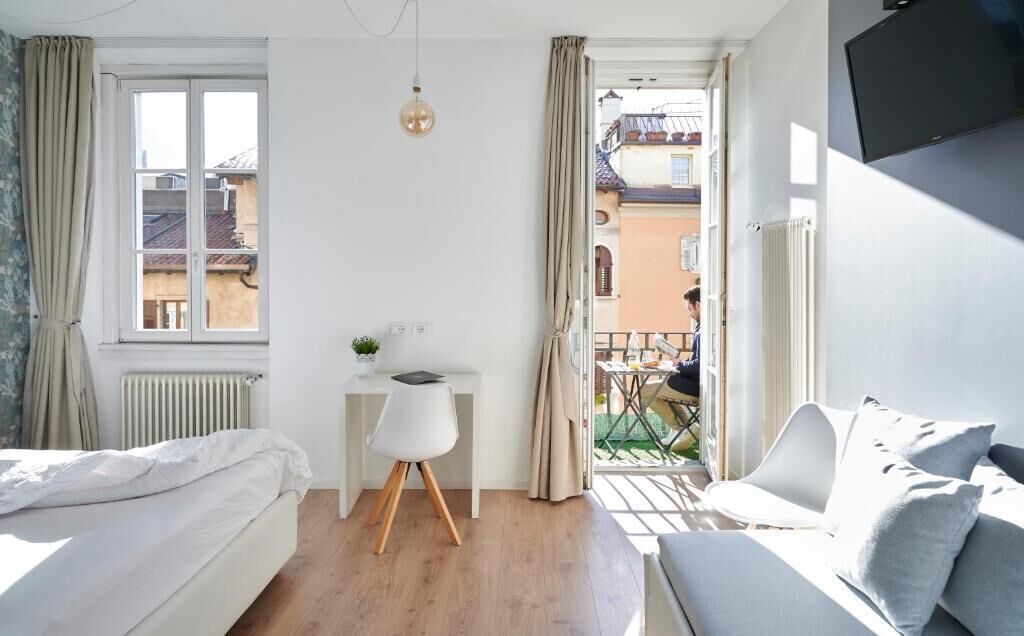 Phòng đôi, ban công, quang c  ảnh thành phố