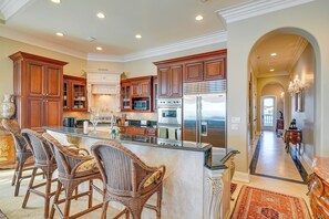 Refrigerador, microondas, parrilla de estufa y lavavajillas 